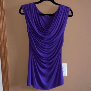 Flattering sleeveless like new top from Evereve.